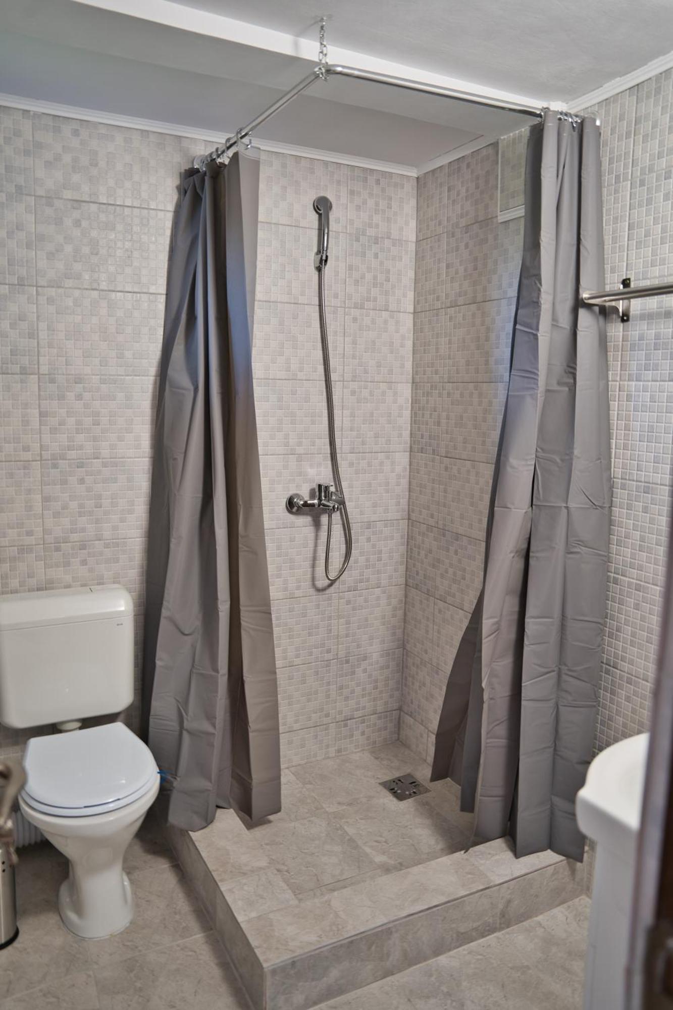 Perla Argesului, Ciubar, Piscina, Lift, Gratar, Cabana, Pensiuni, Hotel Cazare Transfagarasan Curtea De Arges Albestii de Arges Room photo