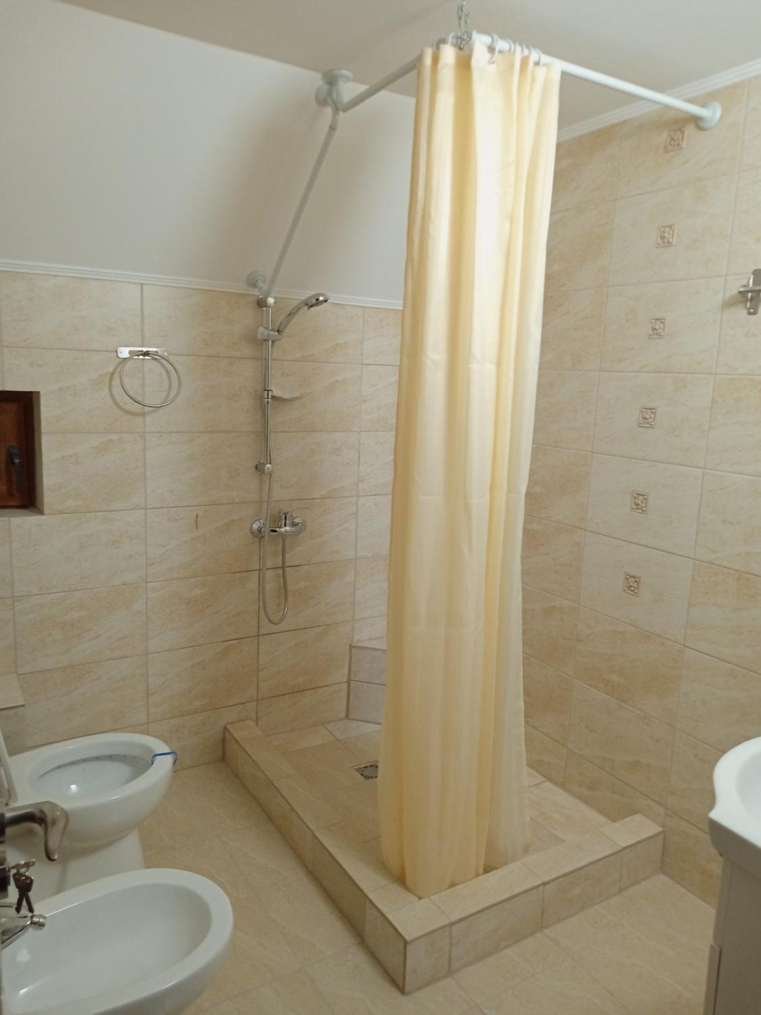 Perla Argesului, Ciubar, Piscina, Lift, Gratar, Cabana, Pensiuni, Hotel Cazare Transfagarasan Curtea De Arges Albestii de Arges Exterior photo