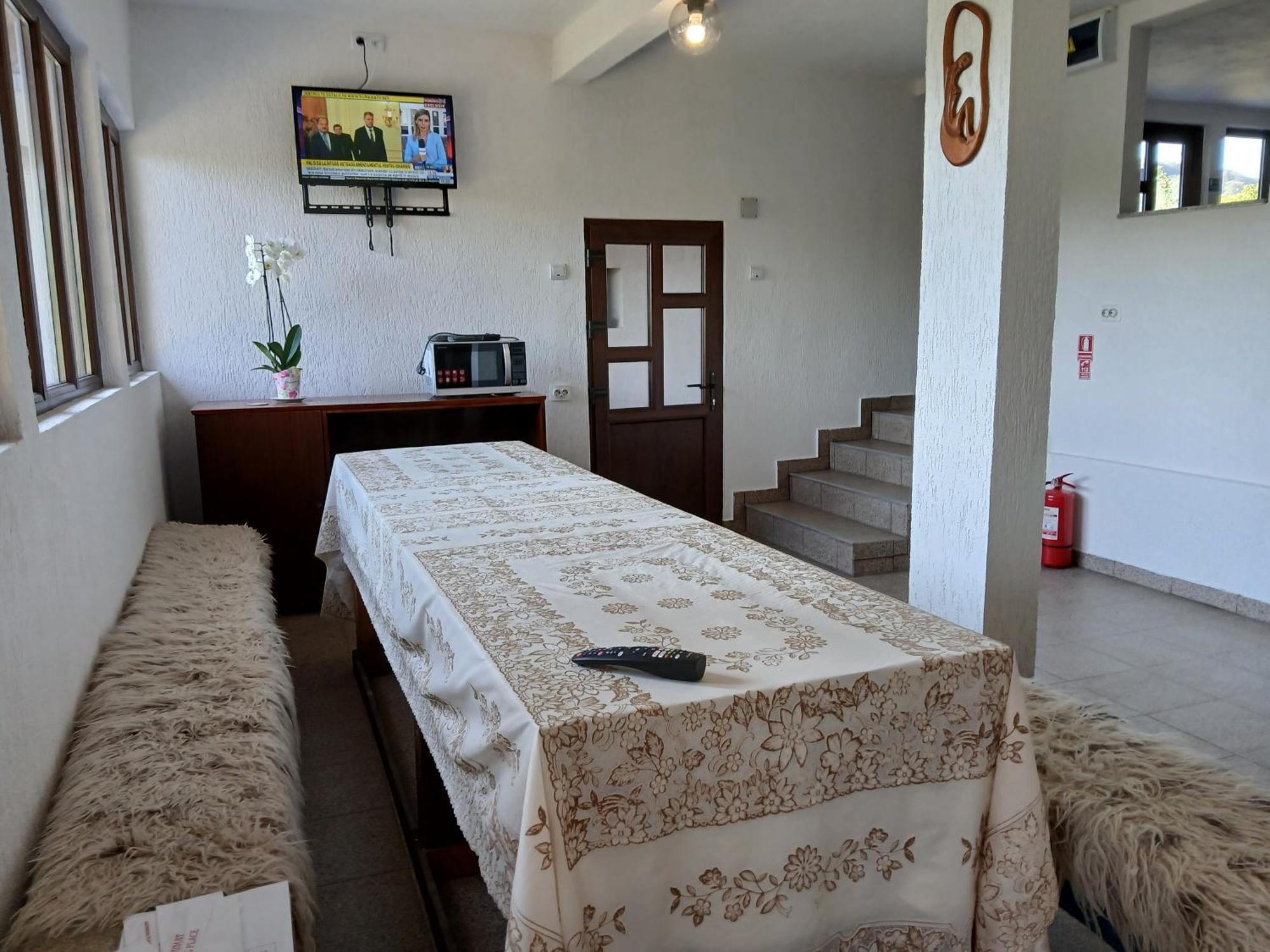 Perla Argesului, Ciubar, Piscina, Lift, Gratar, Cabana, Pensiuni, Hotel Cazare Transfagarasan Curtea De Arges Albestii de Arges Exterior photo