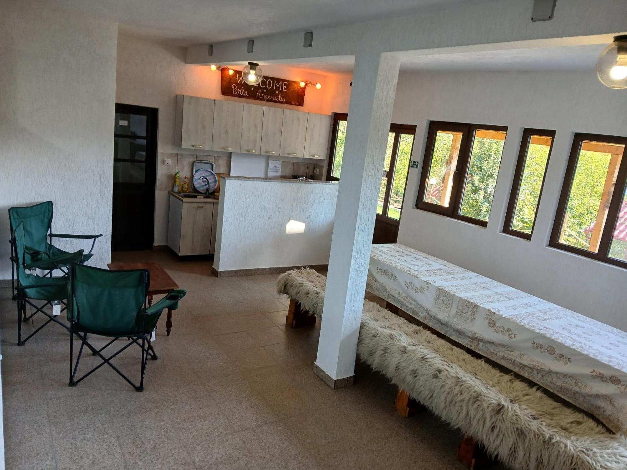 Perla Argesului, Ciubar, Piscina, Lift, Gratar, Cabana, Pensiuni, Hotel Cazare Transfagarasan Curtea De Arges Albestii de Arges Exterior photo