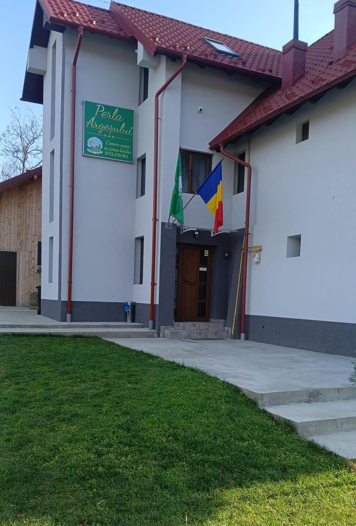 Perla Argesului, Ciubar, Piscina, Lift, Gratar, Cabana, Pensiuni, Hotel Cazare Transfagarasan Curtea De Arges Albestii de Arges Exterior photo