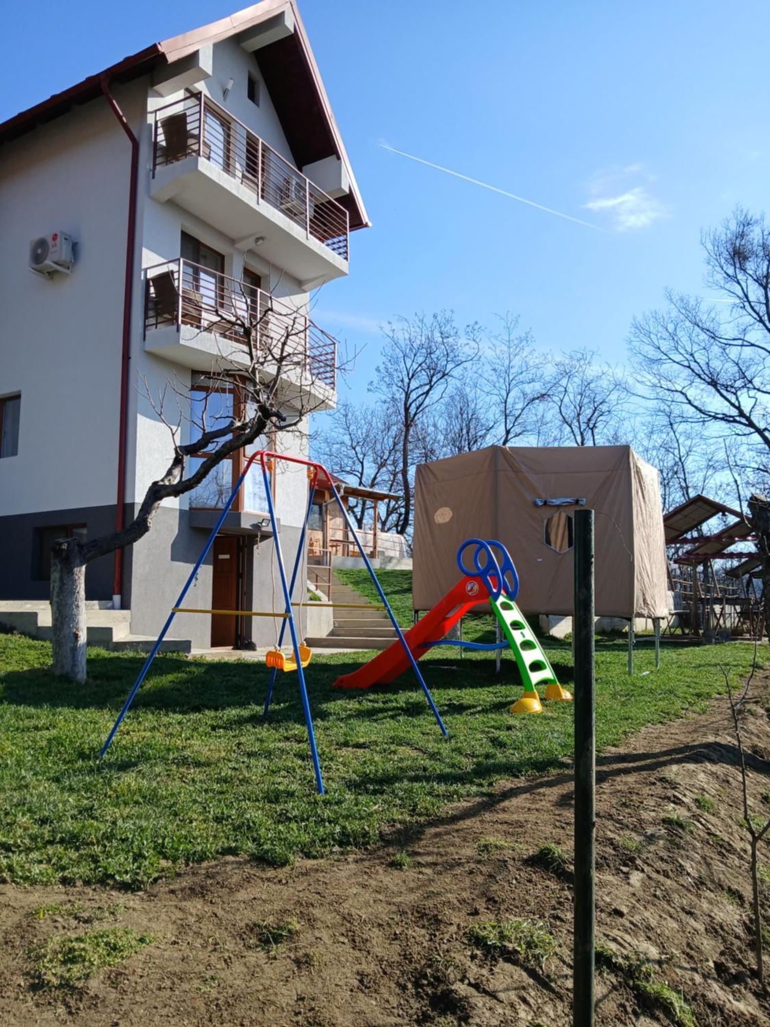 Perla Argesului, Ciubar, Piscina, Lift, Gratar, Cabana, Pensiuni, Hotel Cazare Transfagarasan Curtea De Arges Albestii de Arges Exterior photo