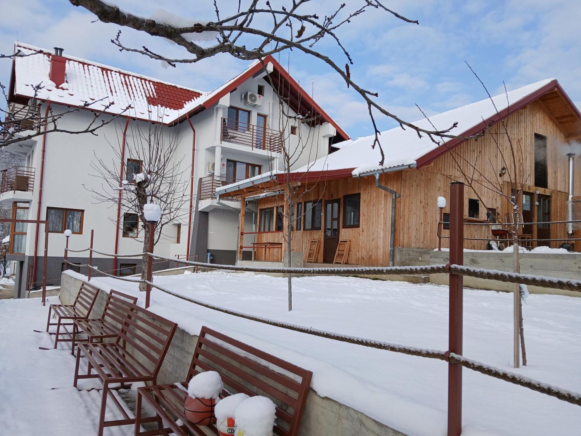 Perla Argesului, Ciubar, Piscina, Lift, Gratar, Cabana, Pensiuni, Hotel Cazare Transfagarasan Curtea De Arges Albestii de Arges Exterior photo